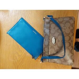 Coach Legacy Pop Pouch Wristlet Set - Brand New!